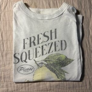 Aerie White Graphic Tee - Fresh Squeezed
